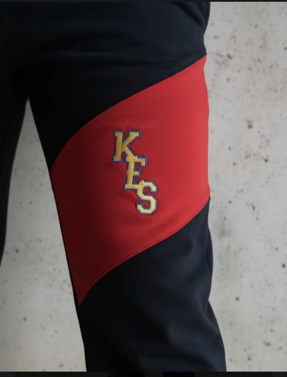 PANTALON BUZO GIMNACIA ESCOLAR COLEGIO KING EDWARS SCHOOL