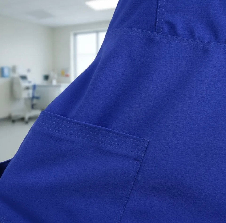 UNIFORME CLINICO ANTIFLUIDO MODELO GLORIA