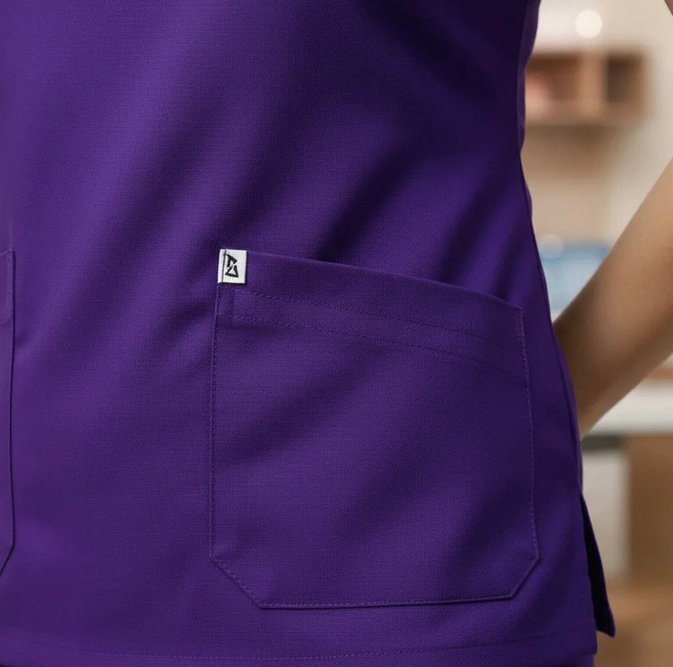 CHAQUETILLA CLINICA POLICOTON CON TELA AJUSTABLE EN LOS COSTADOS