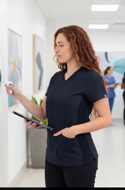 CHAQUETILLA CLINICA POLICOTON CON TELA AJUSTABLE EN LOS COSTADOS