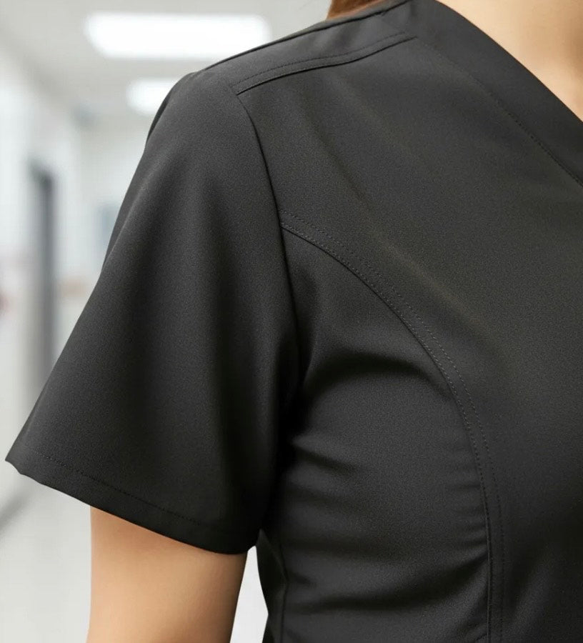 UNIFORME CLINICO ANTIFLUIDO MANGA CORTA MODELO CAROLINA