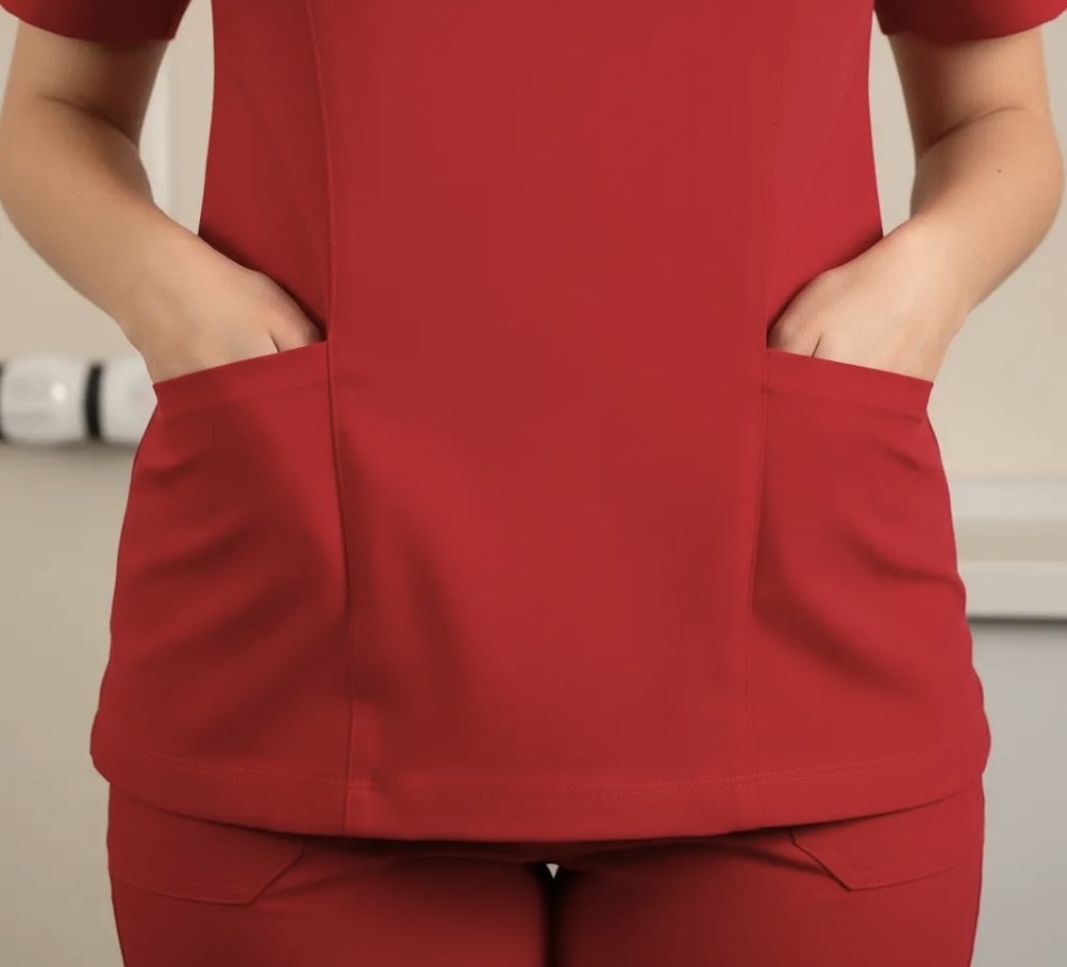 UNIFORME CLINICO ANTIFLUIDO MANGA CORTA MODELO CAROLINA