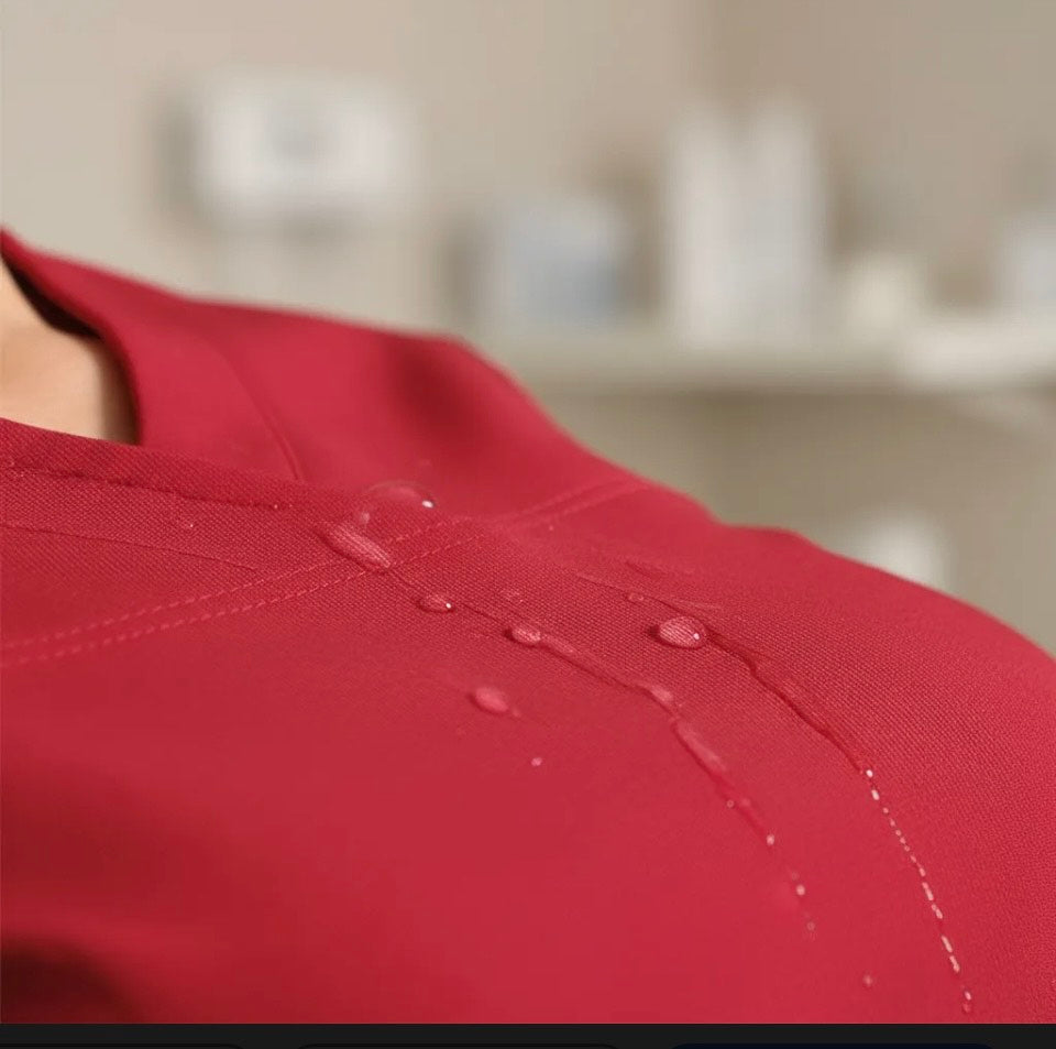 UNIFORME CLINICO ANTIFLUIDO MANGA CORTA MODELO CAROLINA